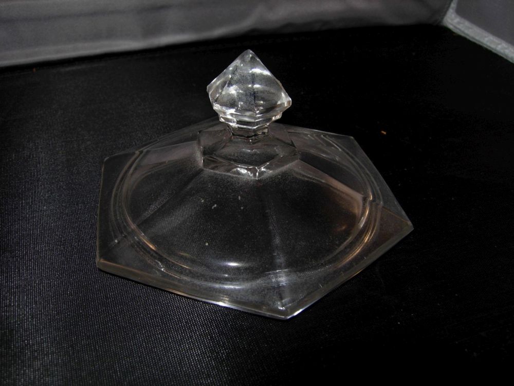 Pressed glass lid for jar