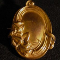 Brooch